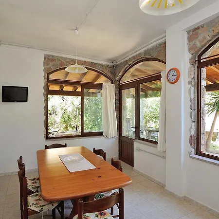 Cabras Apartment *